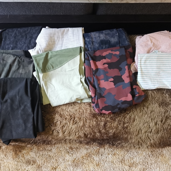 Lululemon lot - Picture 4 of 4